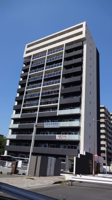 千葉市中央区問屋町のマンションの建物外観