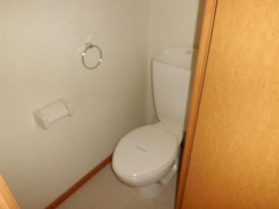 トイレ　風呂とトイレは別々です。