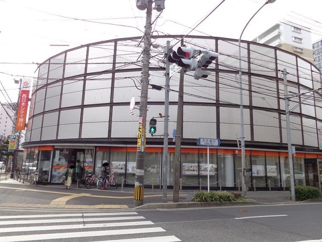 【福岡市中央区薬院のマンションの銀行】