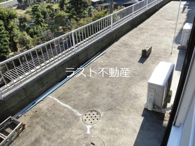 【薩摩川内市高城町のアパートのバルコニー】