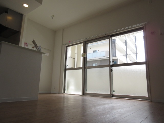 居室・リビング　インターネットが無料で使えます。