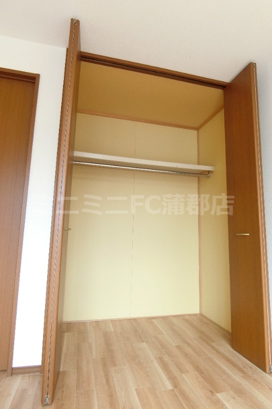 収納　洋室クローゼット