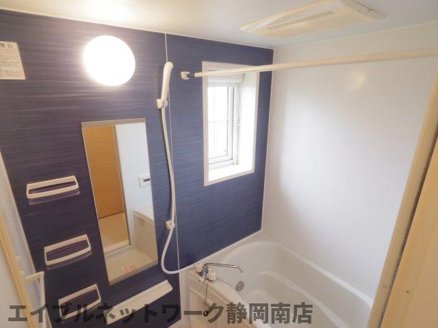 バス・シャワールーム　お風呂で日々の疲れを落としましょう