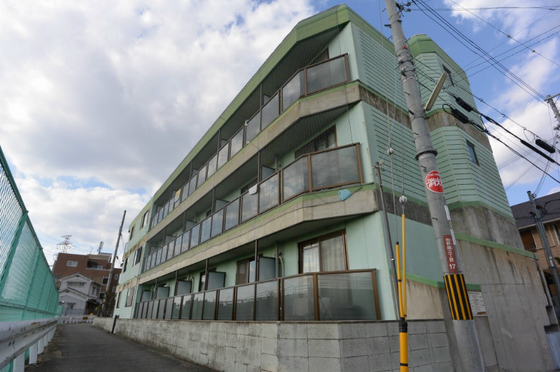 建物外観　グリーンルーフ京阪共友会