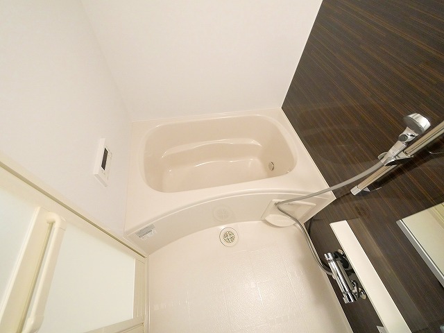 バス・シャワールーム　お風呂で日々の疲れを落としましょう