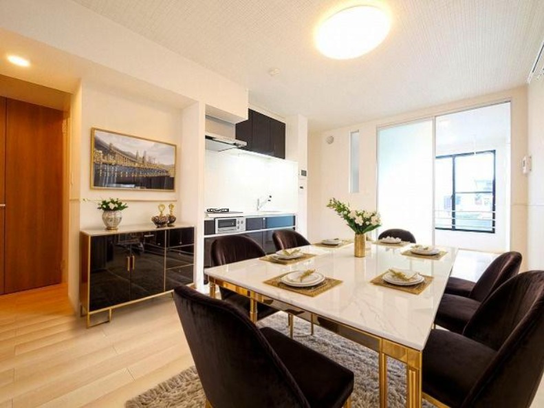 居室・リビング　CGで家具等を配置したもので家具等は含まれません