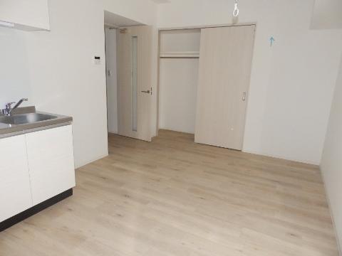 居室・リビング　室内