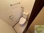 トイレ　こちらはトイレです。清潔感があり、安心して使用できます。