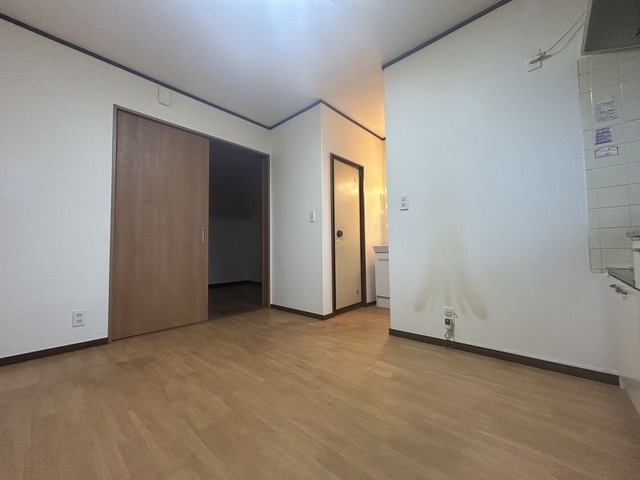 居室・リビング　※写真は同タイプの別のお部屋になります。