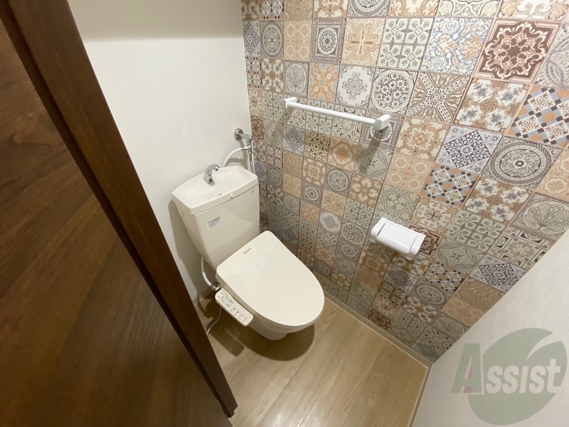 トイレ　ウォシュレット機能がついたトイレ。安心して使用できますね。