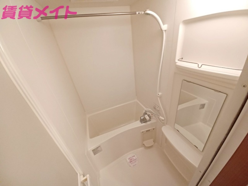 バス・シャワールーム　同物件別部屋のお写真です。