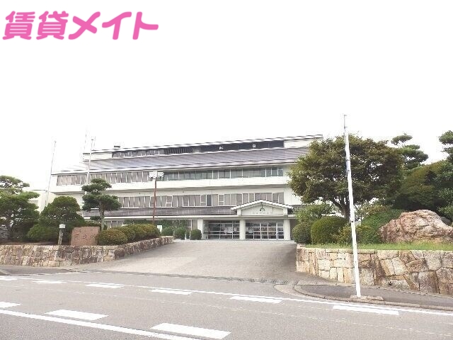 役所　亀山市関支所（役所）まで793m