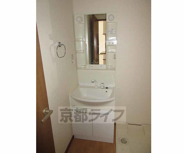 洗面設備　使いやすい洗面台です！