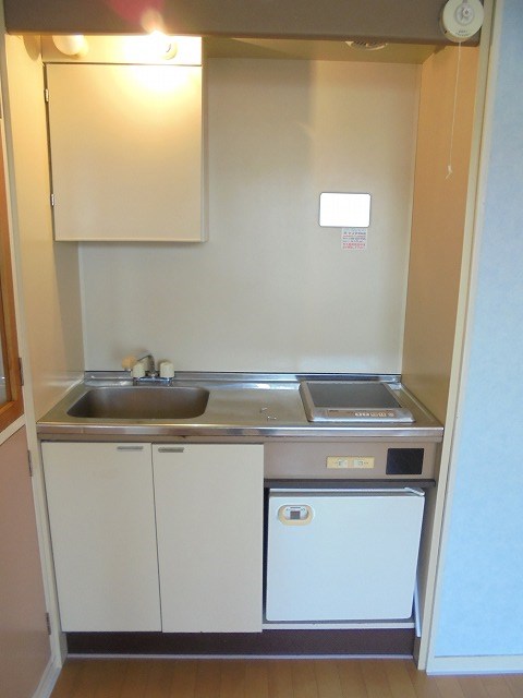 キッチン　写真は202号室です（参考）