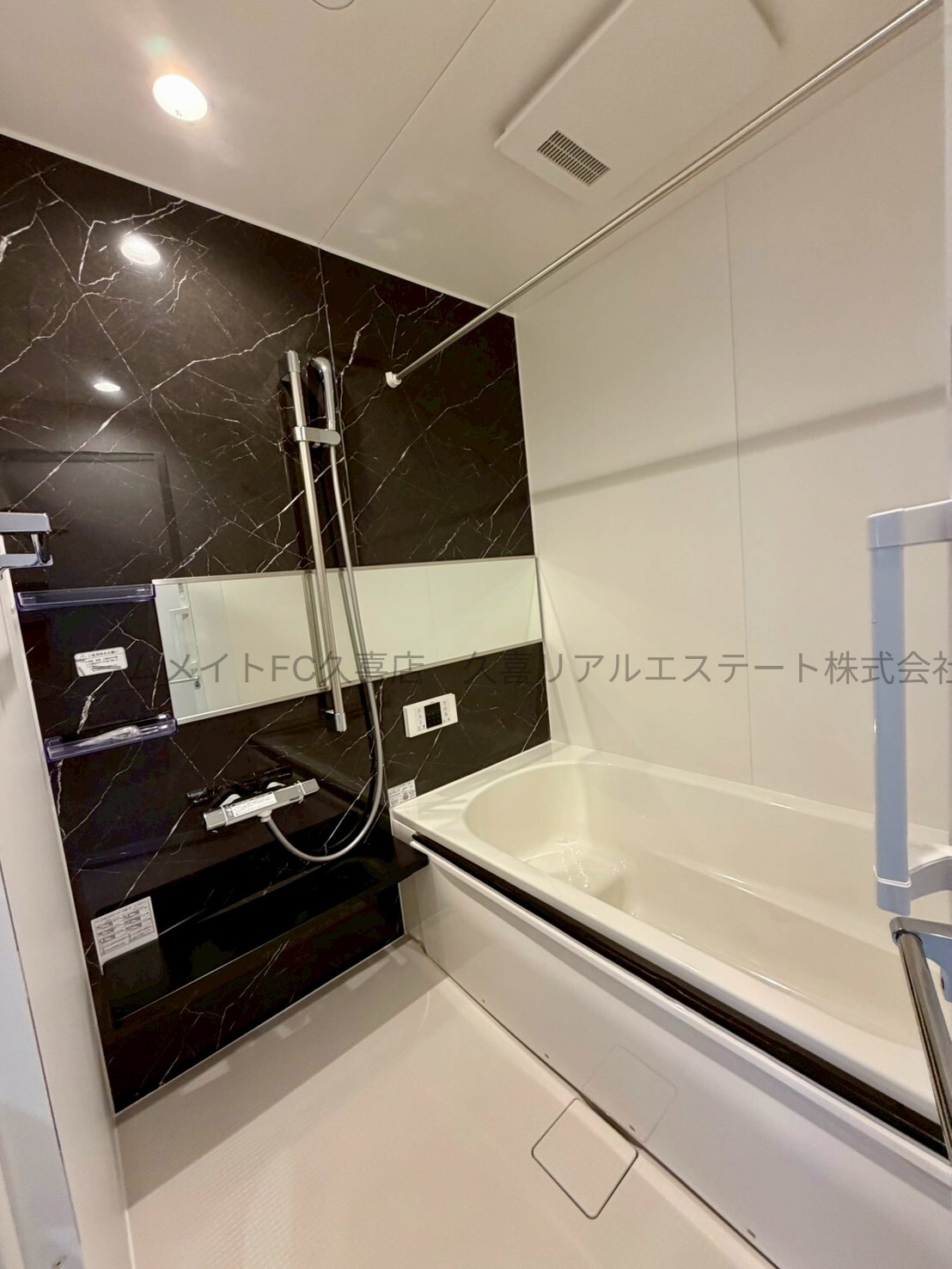 バス・シャワールーム　同施工会社同シリーズ別物件