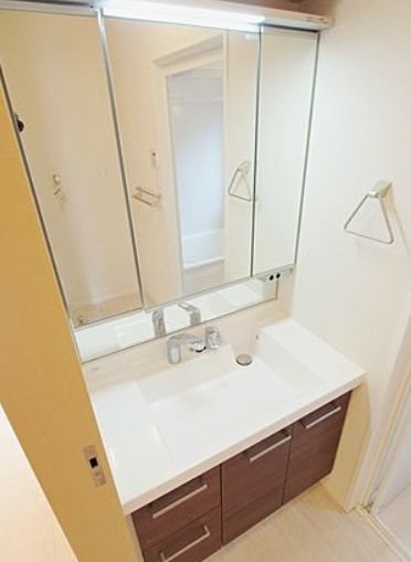 洗面設備　※同物件別号室参考写真