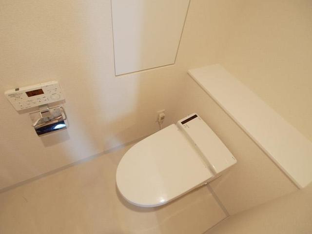 トイレ　※写真は同タイプ住戸です。