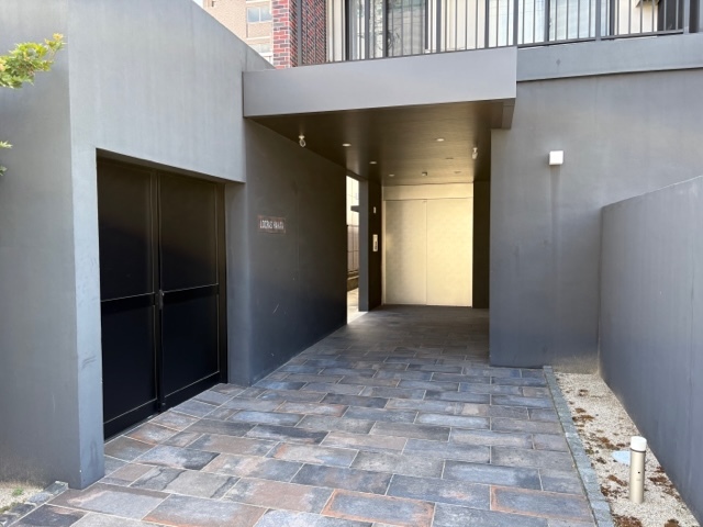 エントランス　建物の内部です