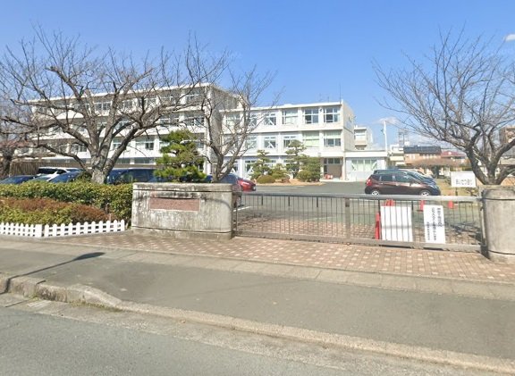 小学校　浜松市立葵が丘小学校（小学校）まで300m