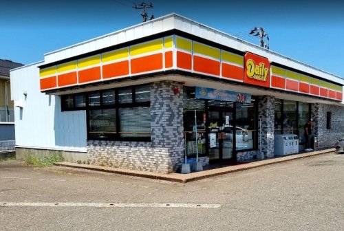 コンビニ　デイリーヤマザキ上越佐内町店（コンビニ）まで2443m