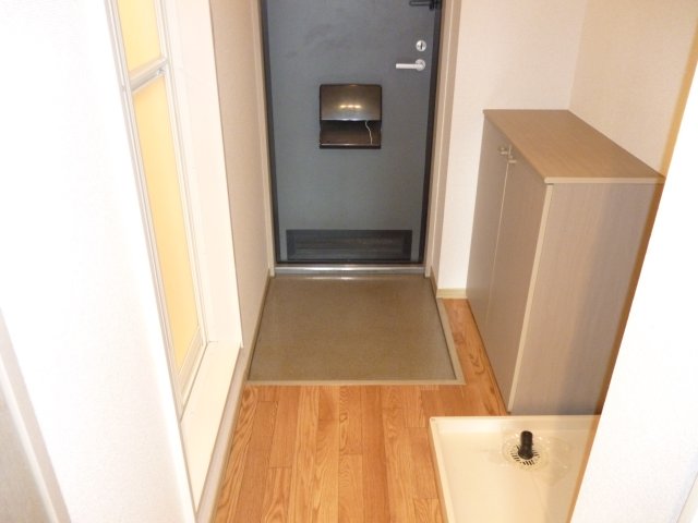 玄関　別号室の参考写真です。