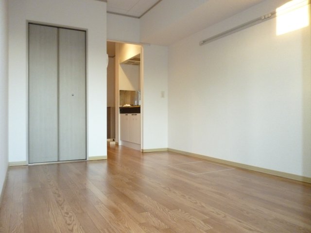 居室・リビング　別号室の参考写真です。