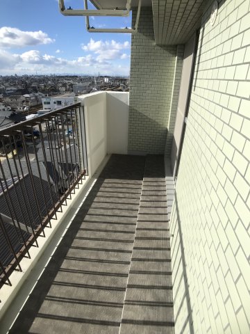 バルコニー　バルコニーからの眺めを楽しみながら食事をしませんか