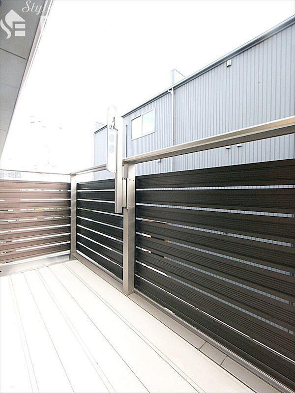 バルコニー　バルコニー