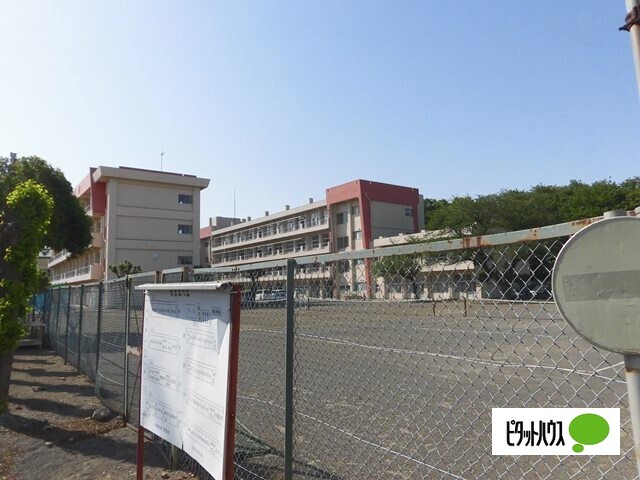 中学校　館林市立第一中学校（中学校）まで1867m
