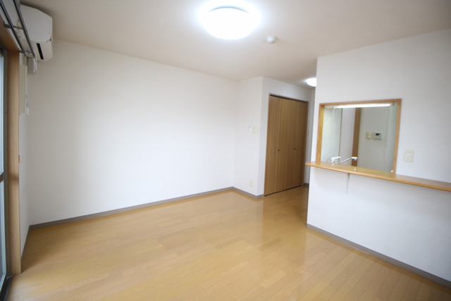 居室・リビング　写真同タイプ別部屋。現状優先。