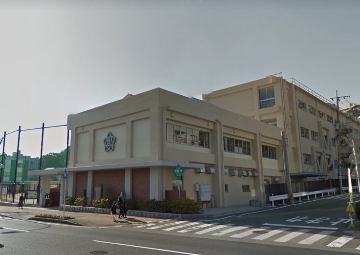 小学校　長崎市立上長崎小学校（小学校）まで445m