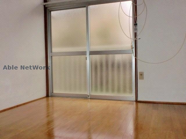 居室・リビング　ピカピカのフローリングです