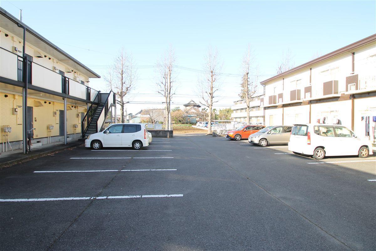 駐車場　敷地内に駐車場があります。