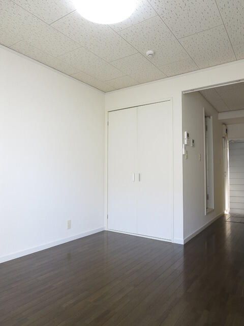 その他部屋・スペース　開放的な寝室です