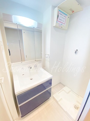 洗面設備　三面鏡洗面台♪