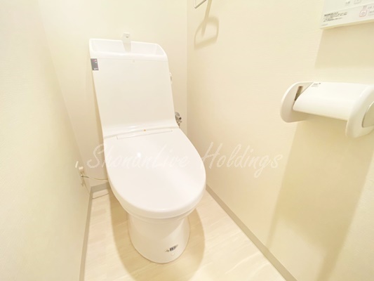 トイレ　温水洗浄便座付き♪