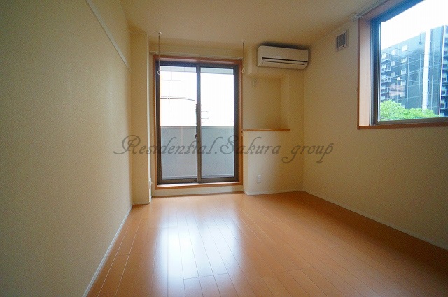 居室・リビング　使いやすい形の為、レイアウトを楽しめます♪