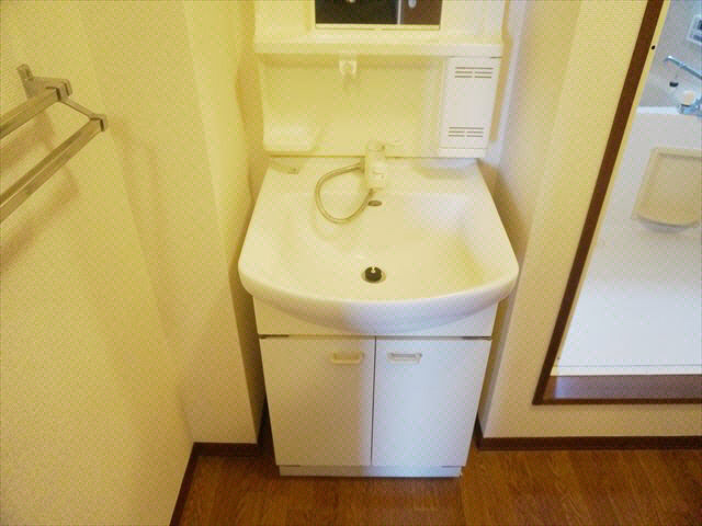 洗面設備　コンパクトで使いやすい洗面所