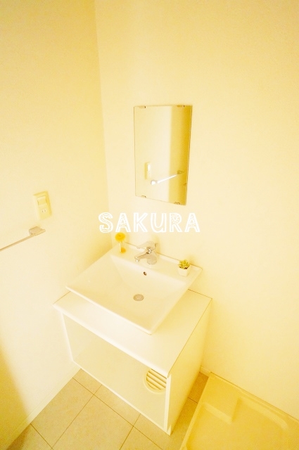 洗面設備　身支度に便利な洗面台！