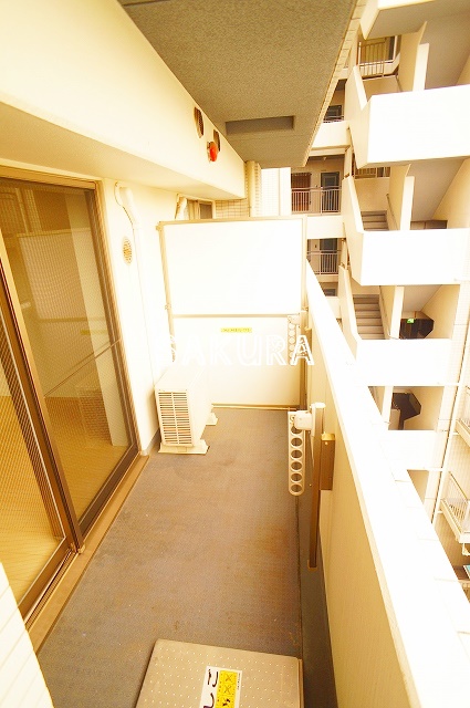 バルコニー　暖かな日差しのふりそそぐバルコニー♪