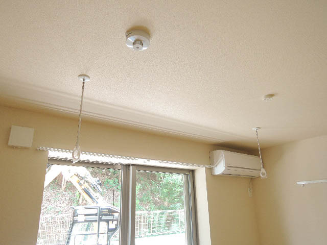 その他設備　雨の日も安心　室内物干フック