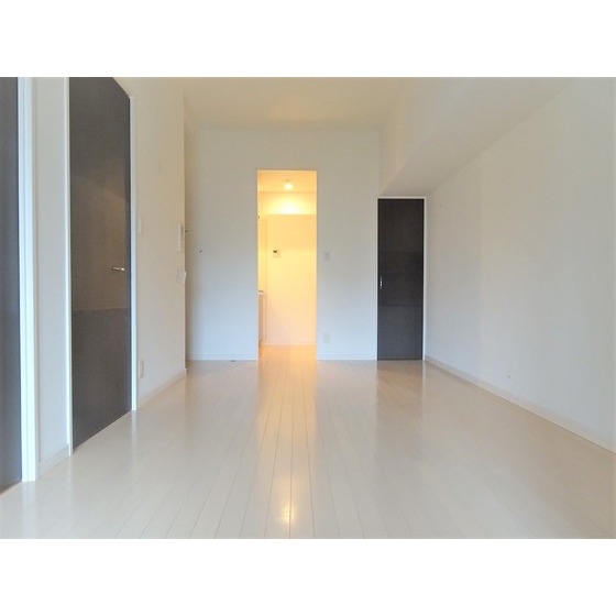 居室・リビング　室内