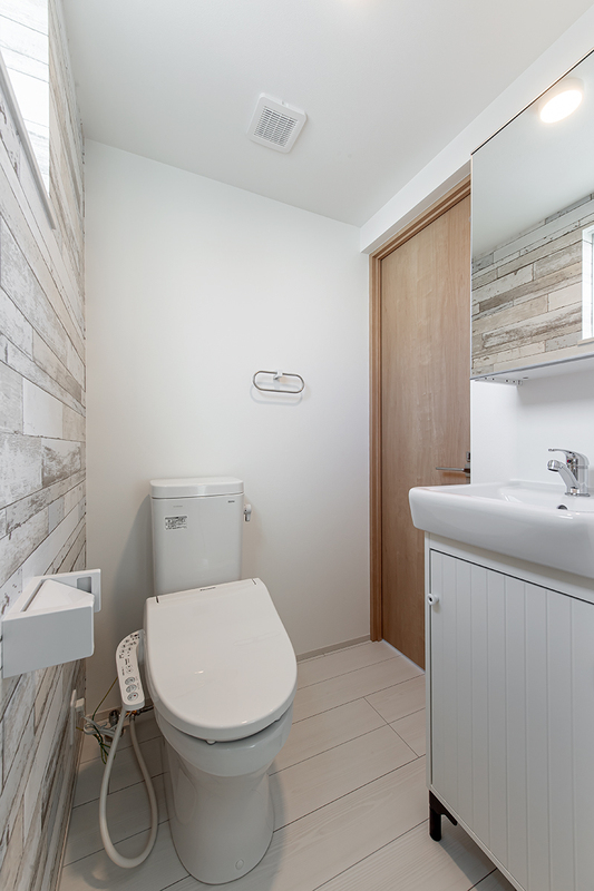 トイレ　温水洗浄機能付きトイレ