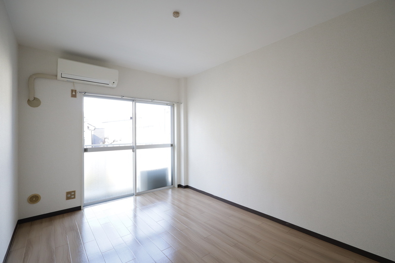 居室・リビング　※別号室写真（反転タイプ）