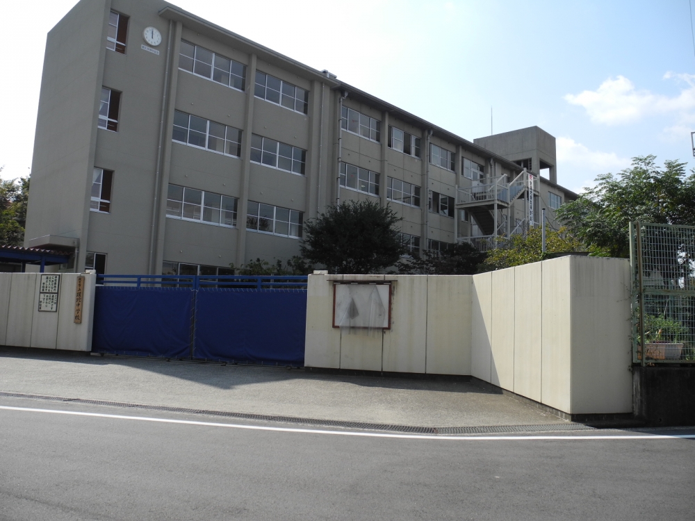 中学校　枚方市立蹉ダ中学校（中学校）まで1405m