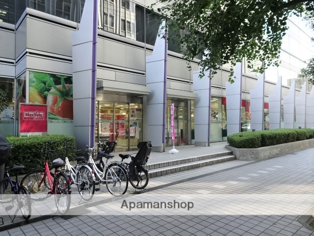 スーパー　マックスバリュエクスプレス西梅田（スーパー）まで106m