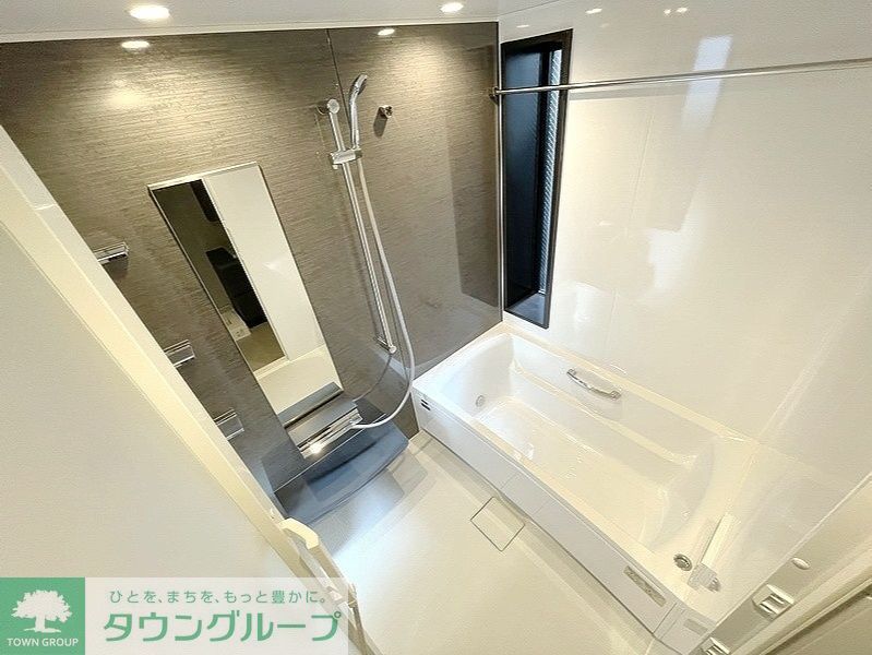 バス・シャワールーム　お問合せは(株)タウンハウジングレジデンス事業部　赤坂店・…