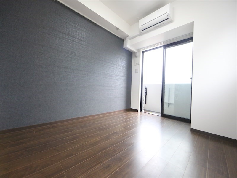 バルコニー　洋室7.3帖　2面採光　エアコン完備　バルコニー