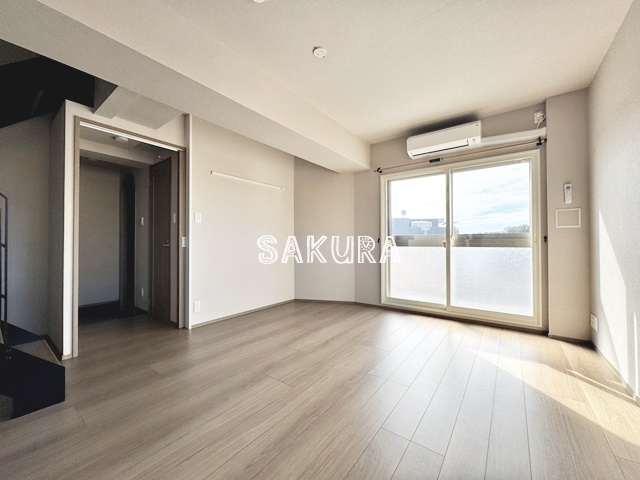 居室・リビング　開放感のあるゆったりとしたお部屋です♪