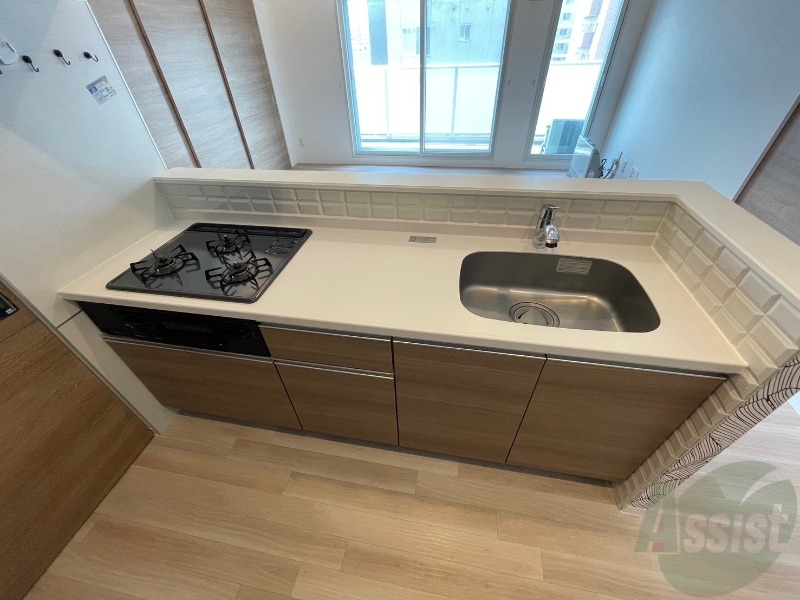 キッチン　洗い場が大きくて洗い物もしやすそうです。